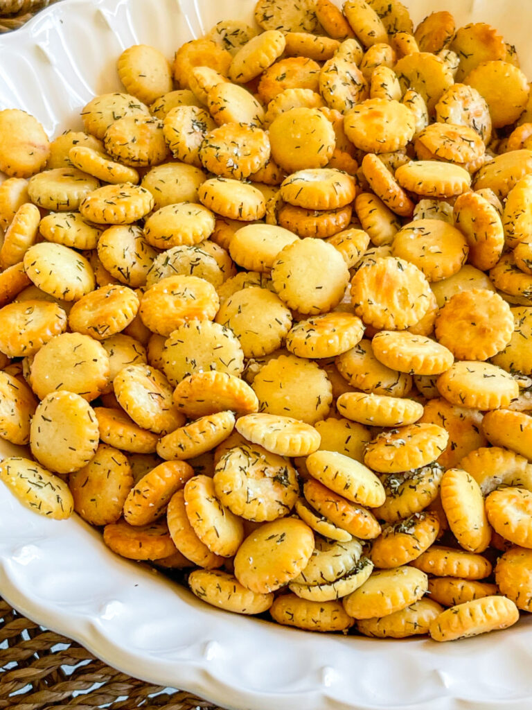 Seasoned Oyster Crackers: Crispy, Addictive Snack Guide