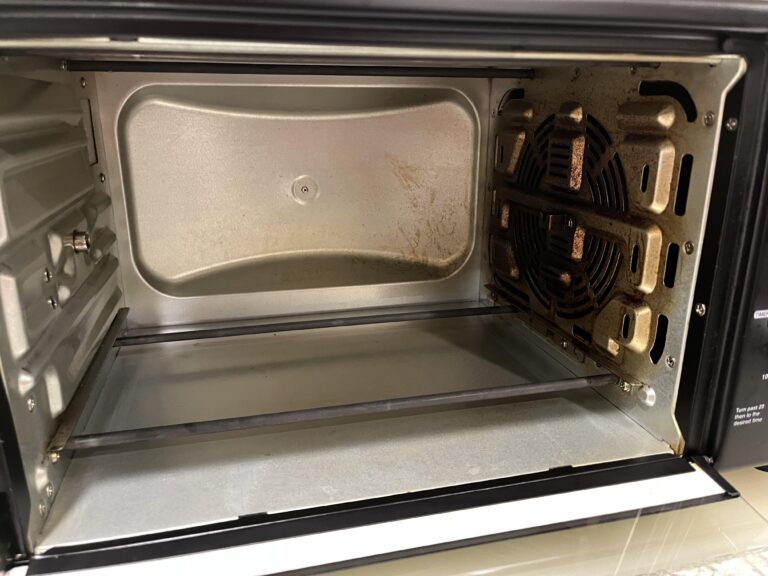 Clean Air Fryer With Water And Turn On